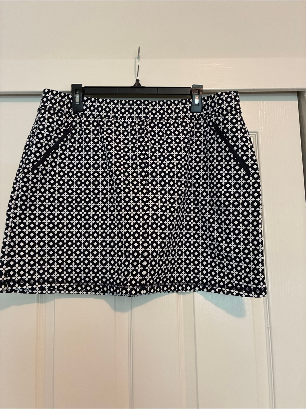 Talbots Black and White Printed Skort